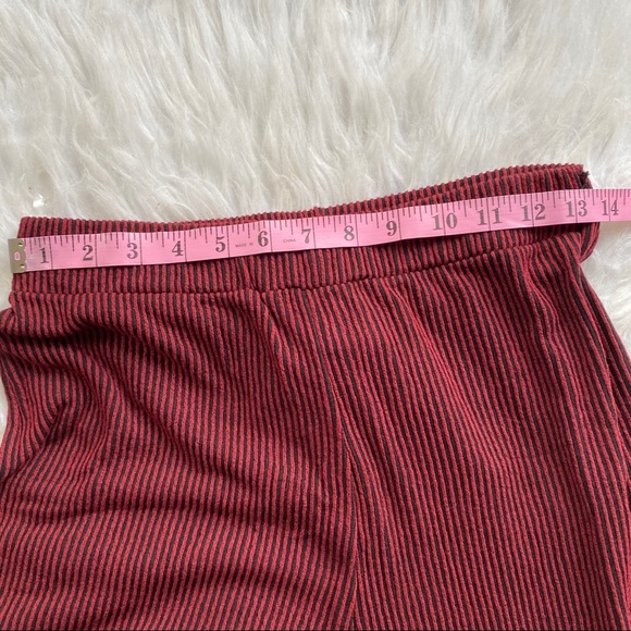 🔥SOLD🔥Burgundy Striped Boutique Pants! - Picture 4 of 5